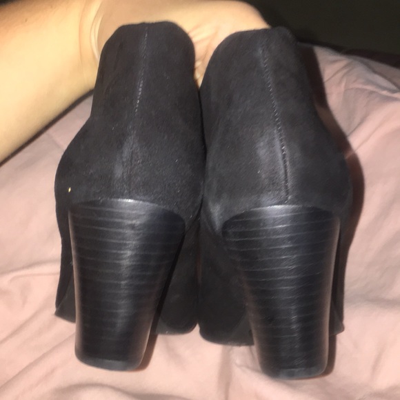Size 9 Heels - Picture 2 of 2